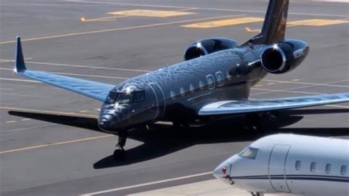 Drake's Private Jet: A Glimpse into the Sky-High World of the 6 God
